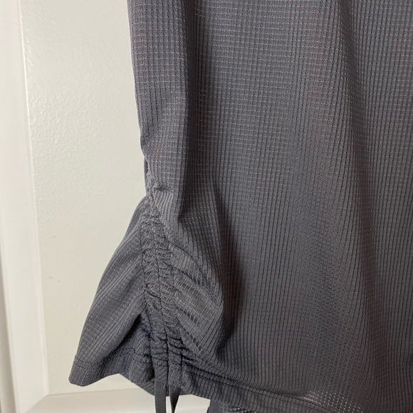 2 for $15 💚 Fabletics curved cinch racer back tank - Picture 2 of 4